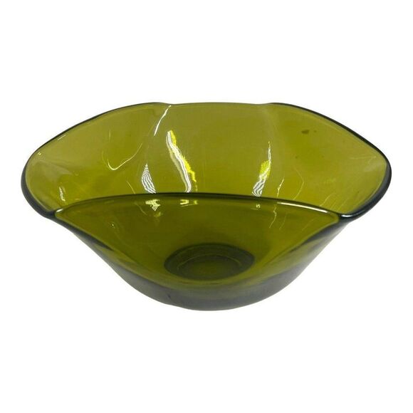 Vintage MCM Avacado Green Glass Folded Sides Serving Chip Bowl 9” Boho Retro - Picture 1 of 9
